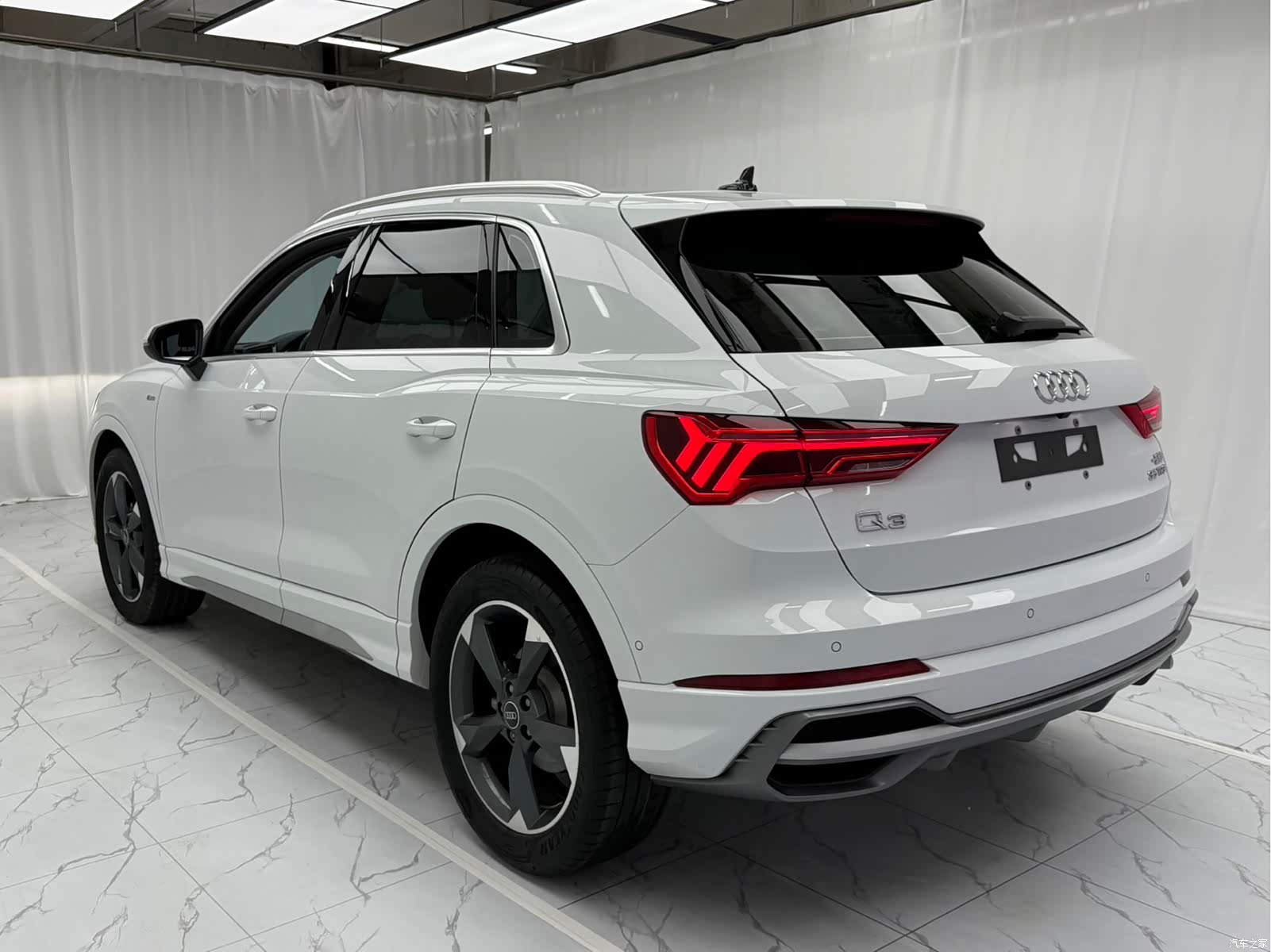 Audi Q3, 2022 4