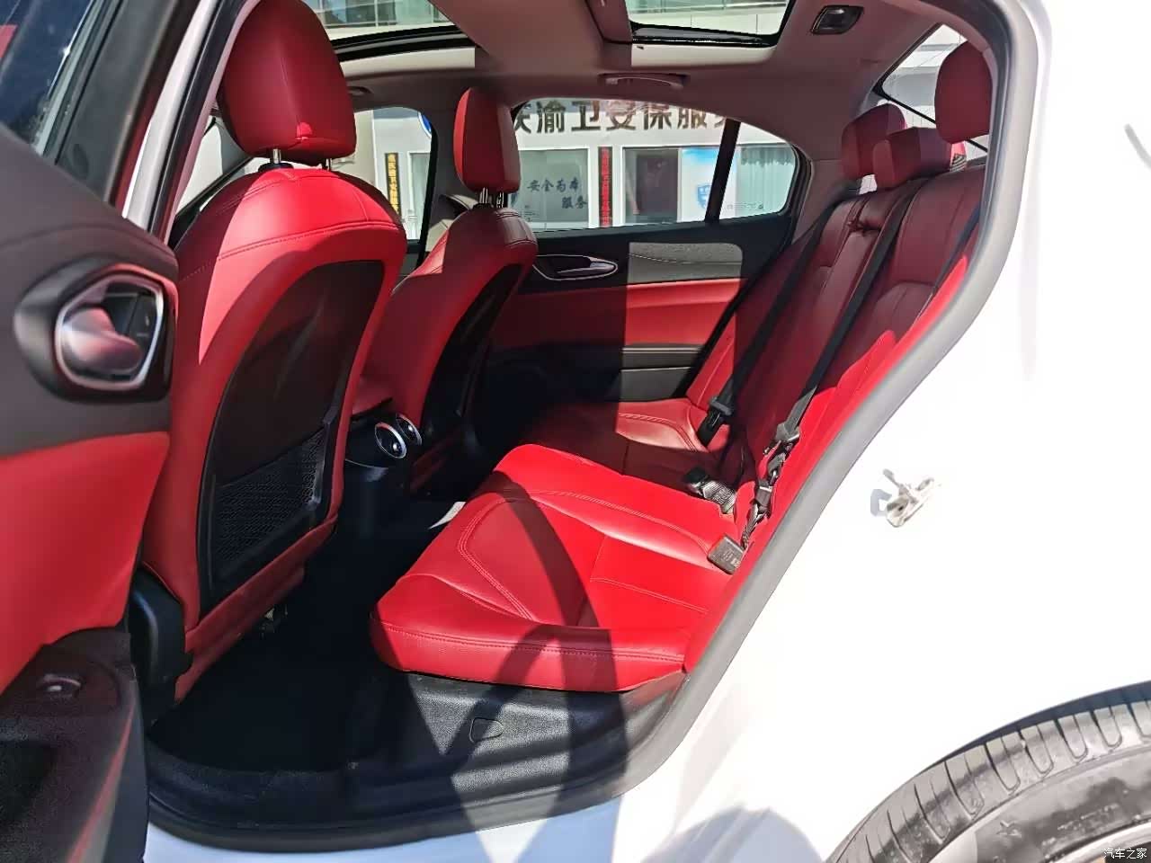 Alfa Romeo Giulia, 2017 13