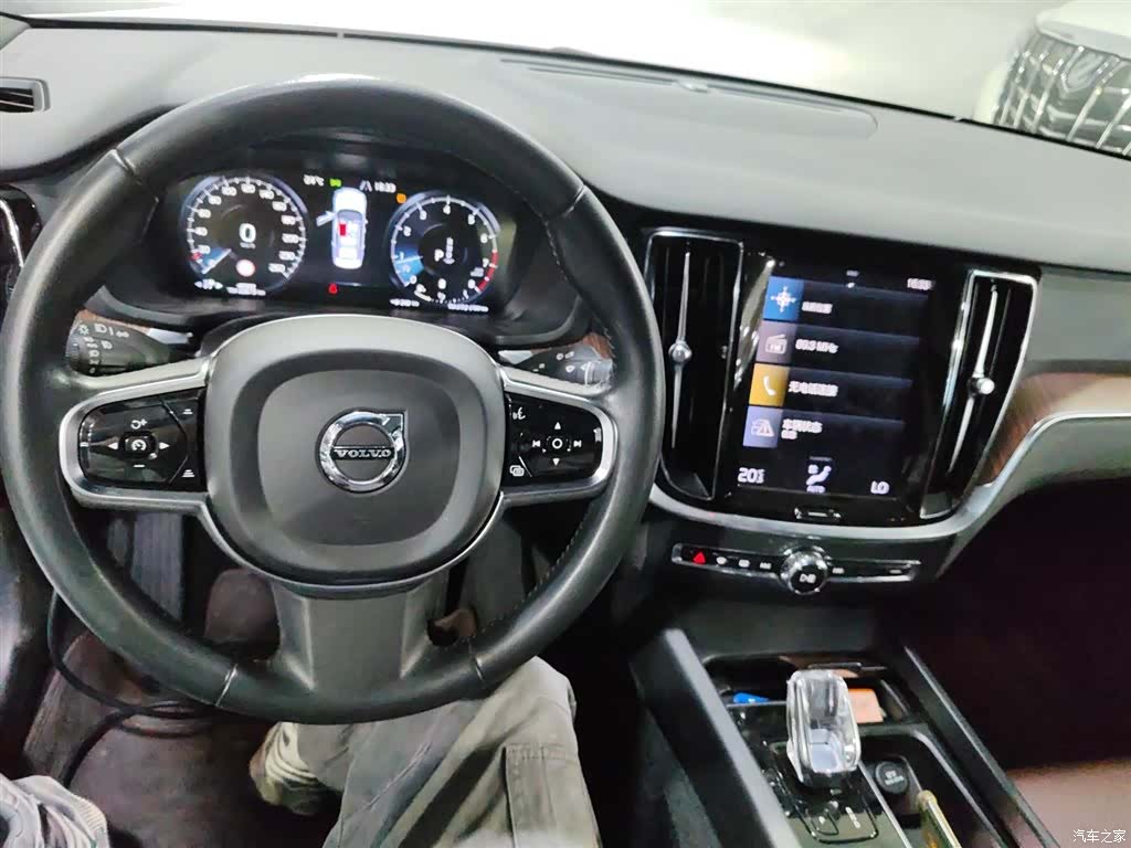 Volvo S60, 2022 6