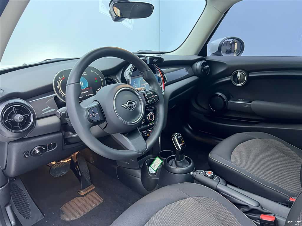 Mini ONE, 2024 15