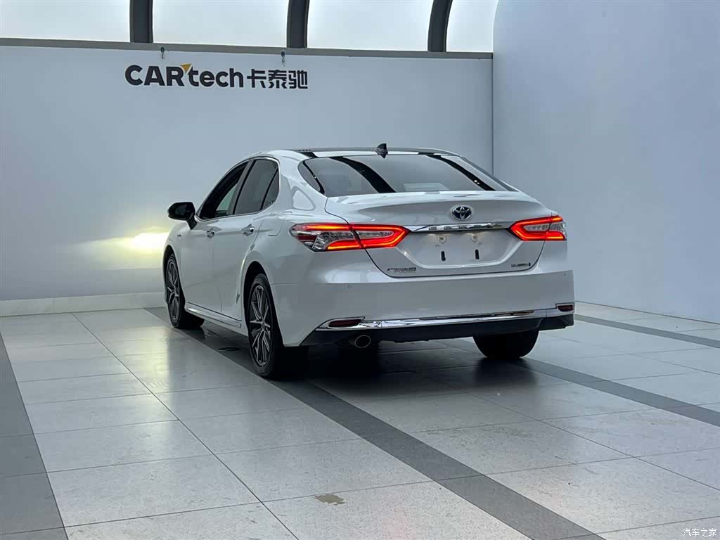 Toyota Camry, 2023 все фото