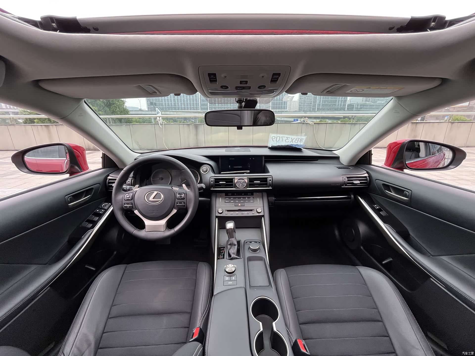 Lexus IS, 2018 6
