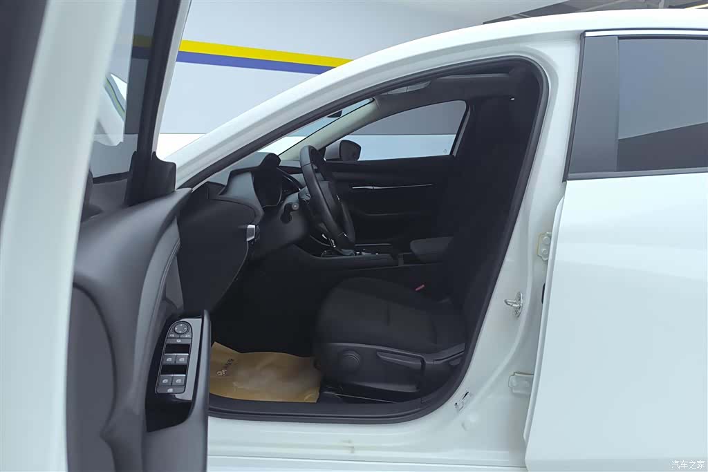 Mazda Mazda3, 2023 9