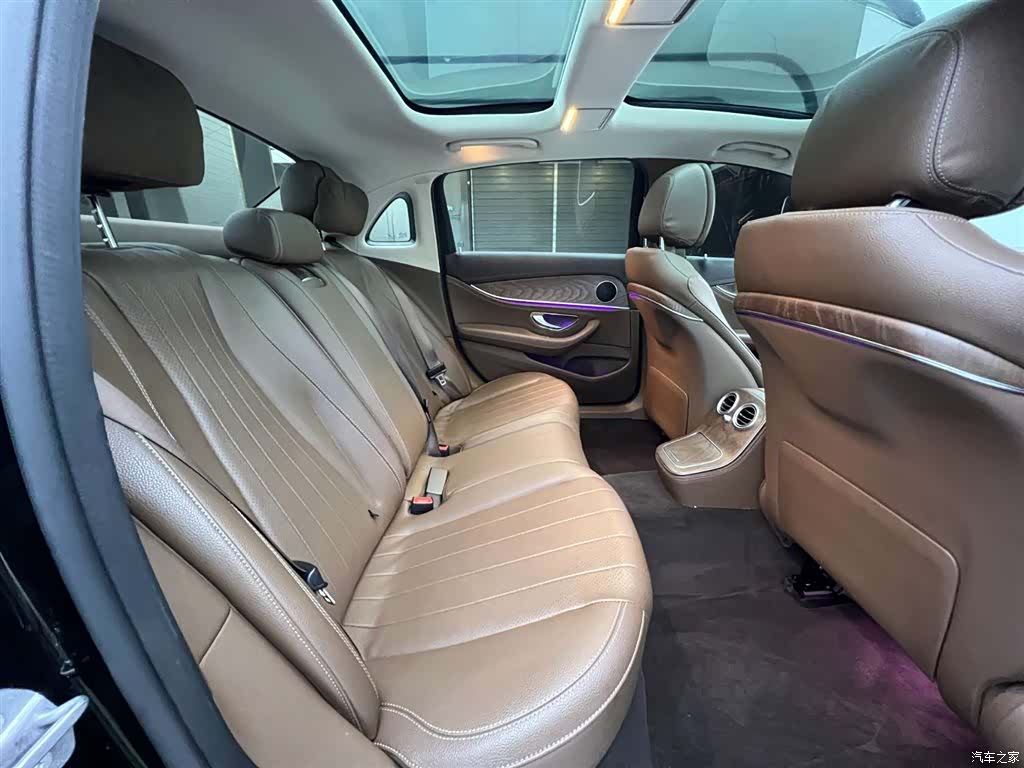 Mercedes-Benz E-Class, 2023 22