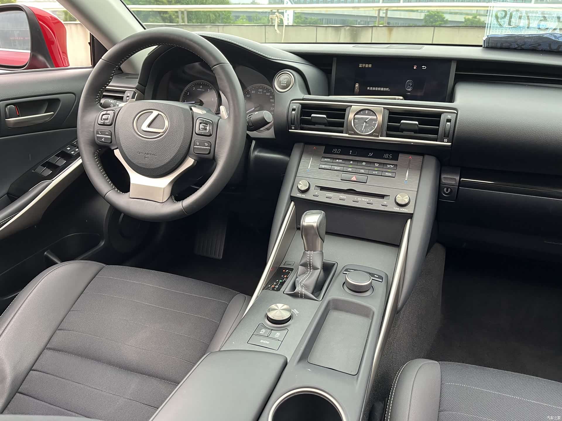 Lexus IS, 2018 11