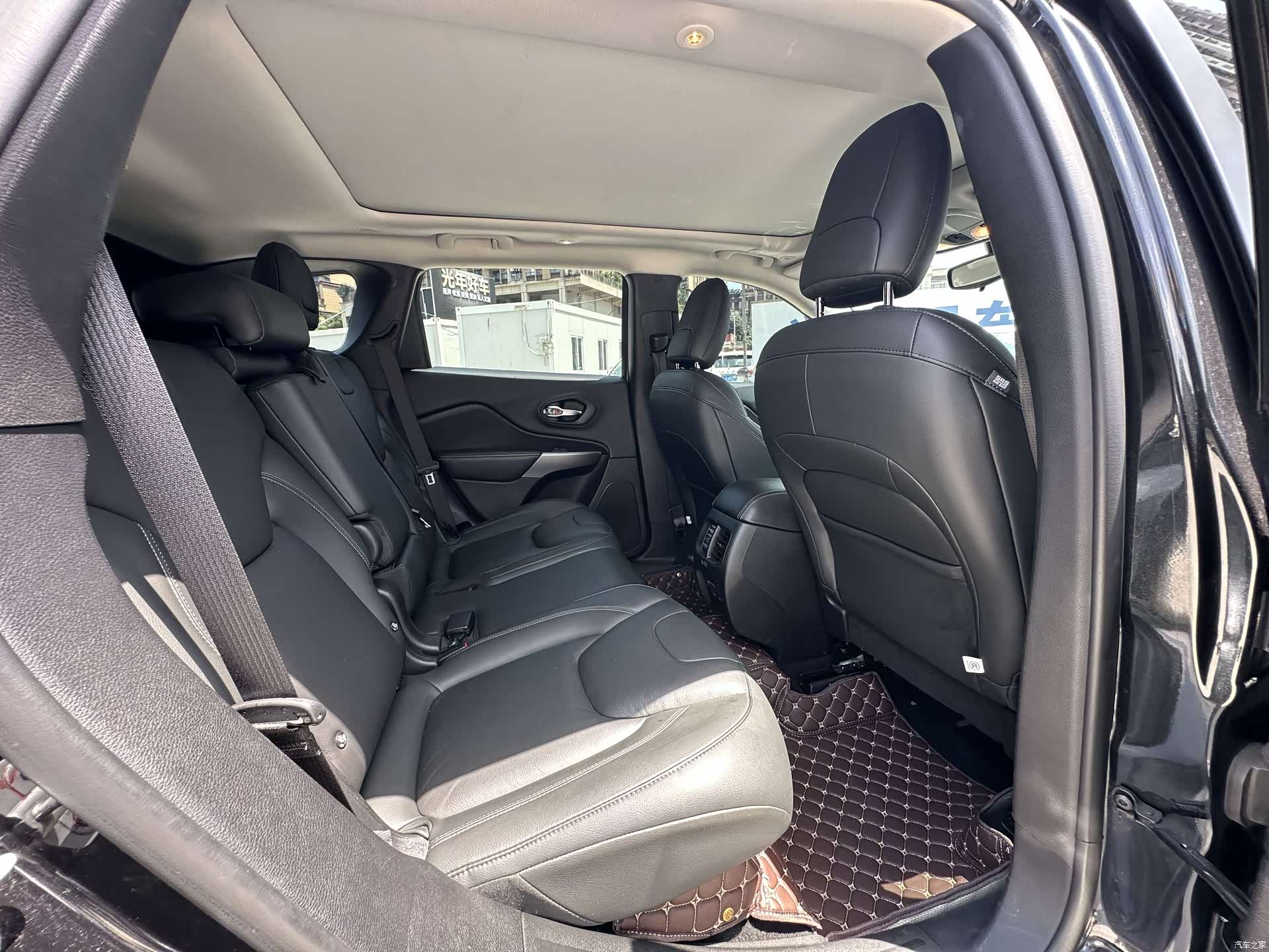 Jeep Cherokee, 2019 12