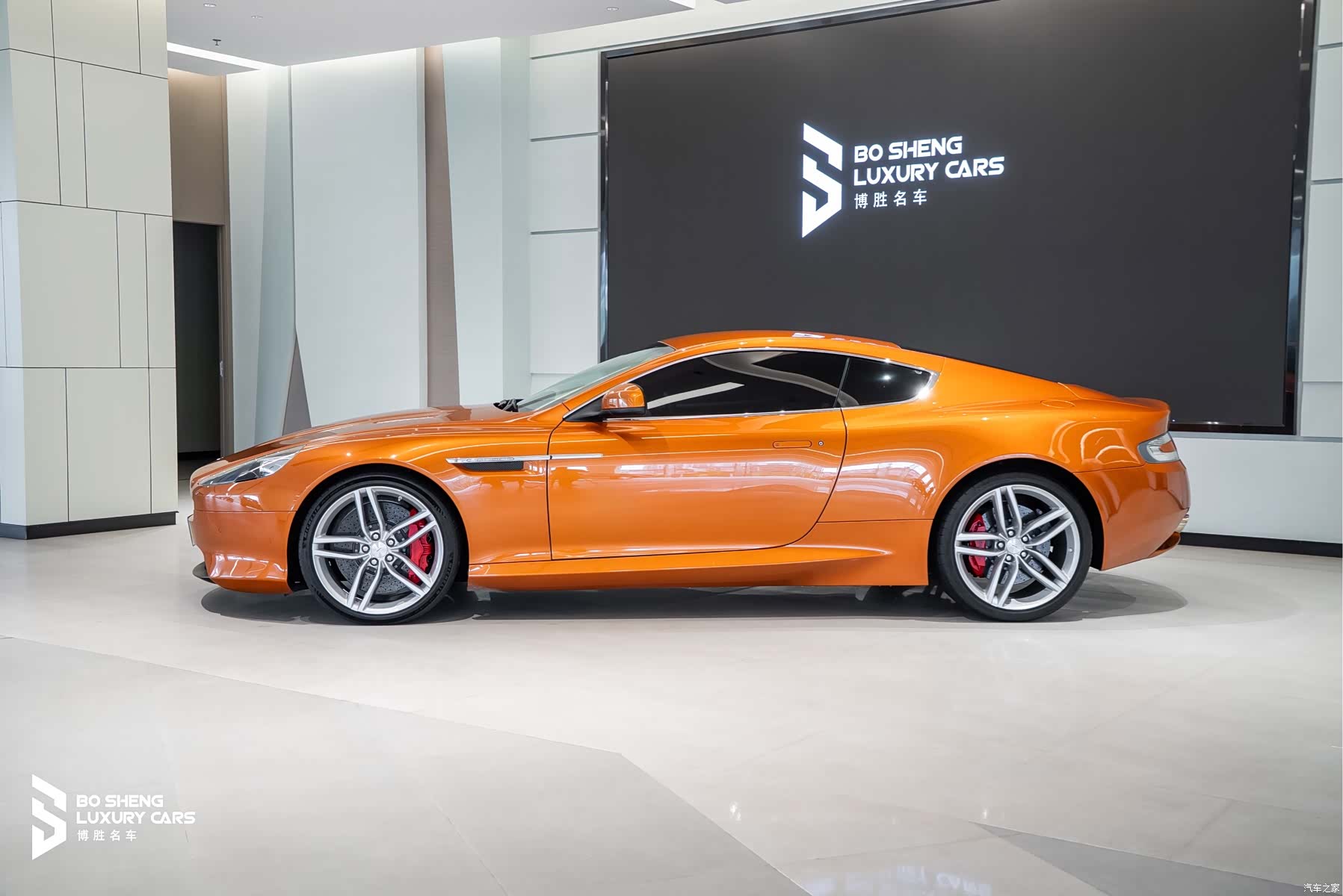 Aston Martin Virage, 2016 4