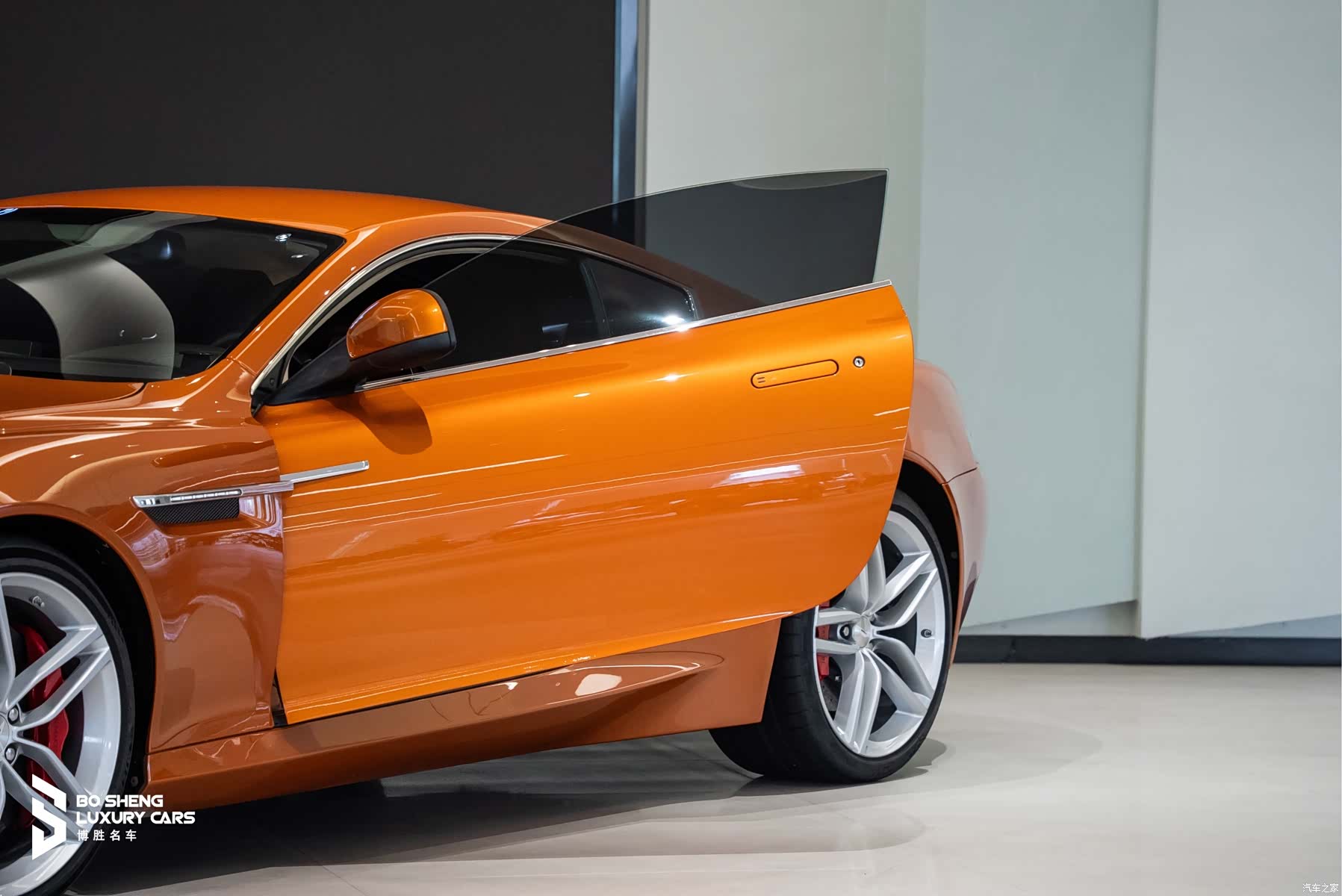 Aston Martin Virage, 2016 все фото