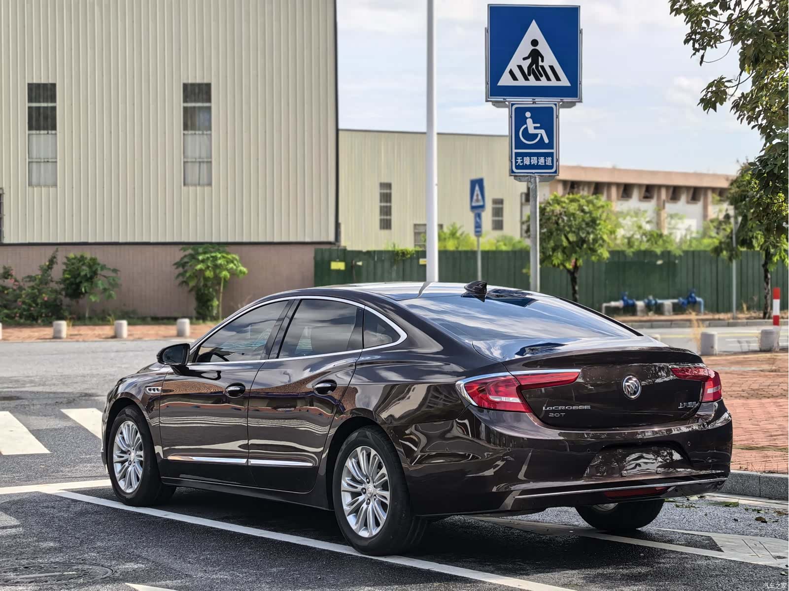 Buick LaCrosse, 2018 все фото