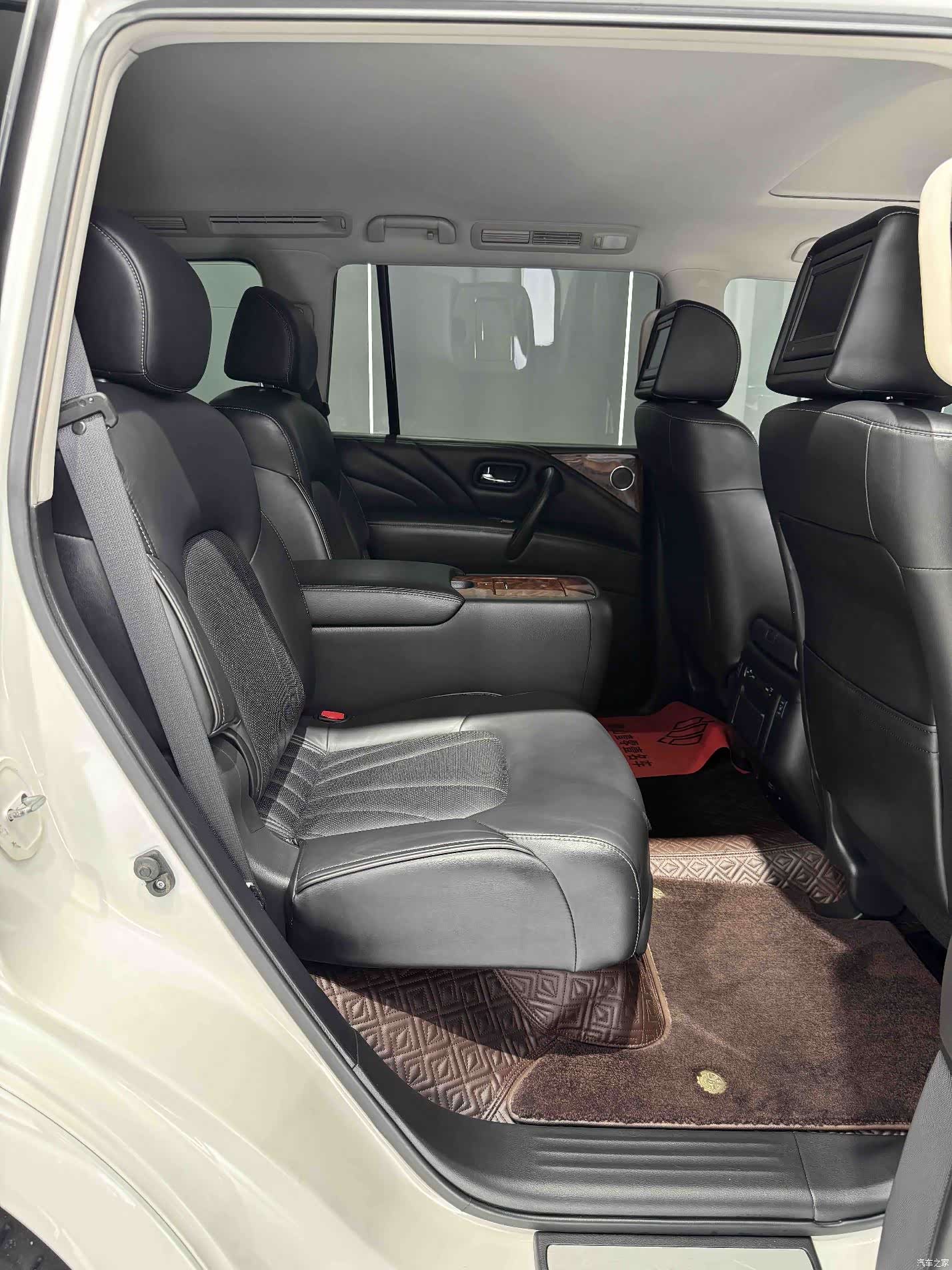 Infiniti QX80, 2019 15