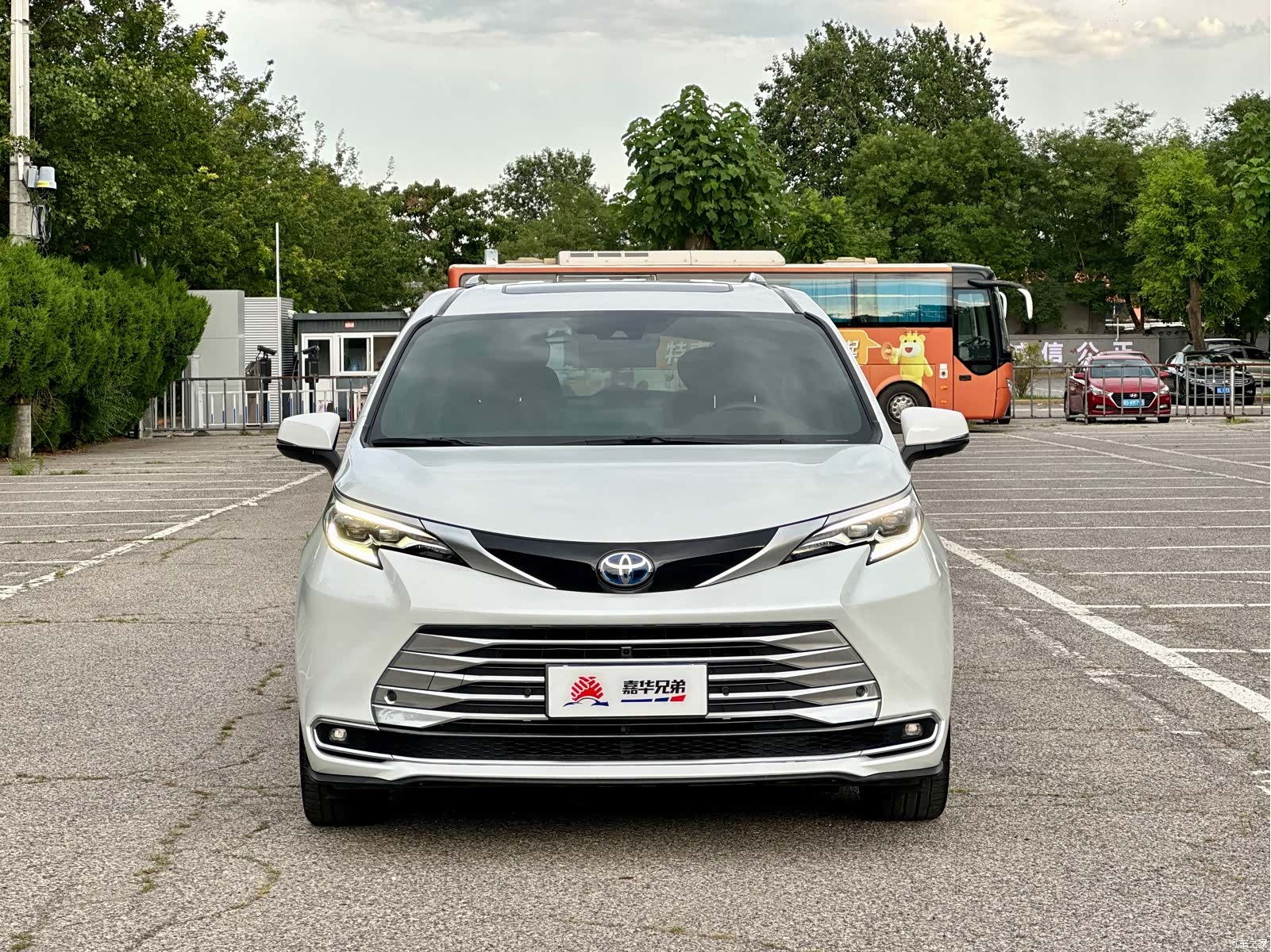 Toyota Sienna, 2023 3