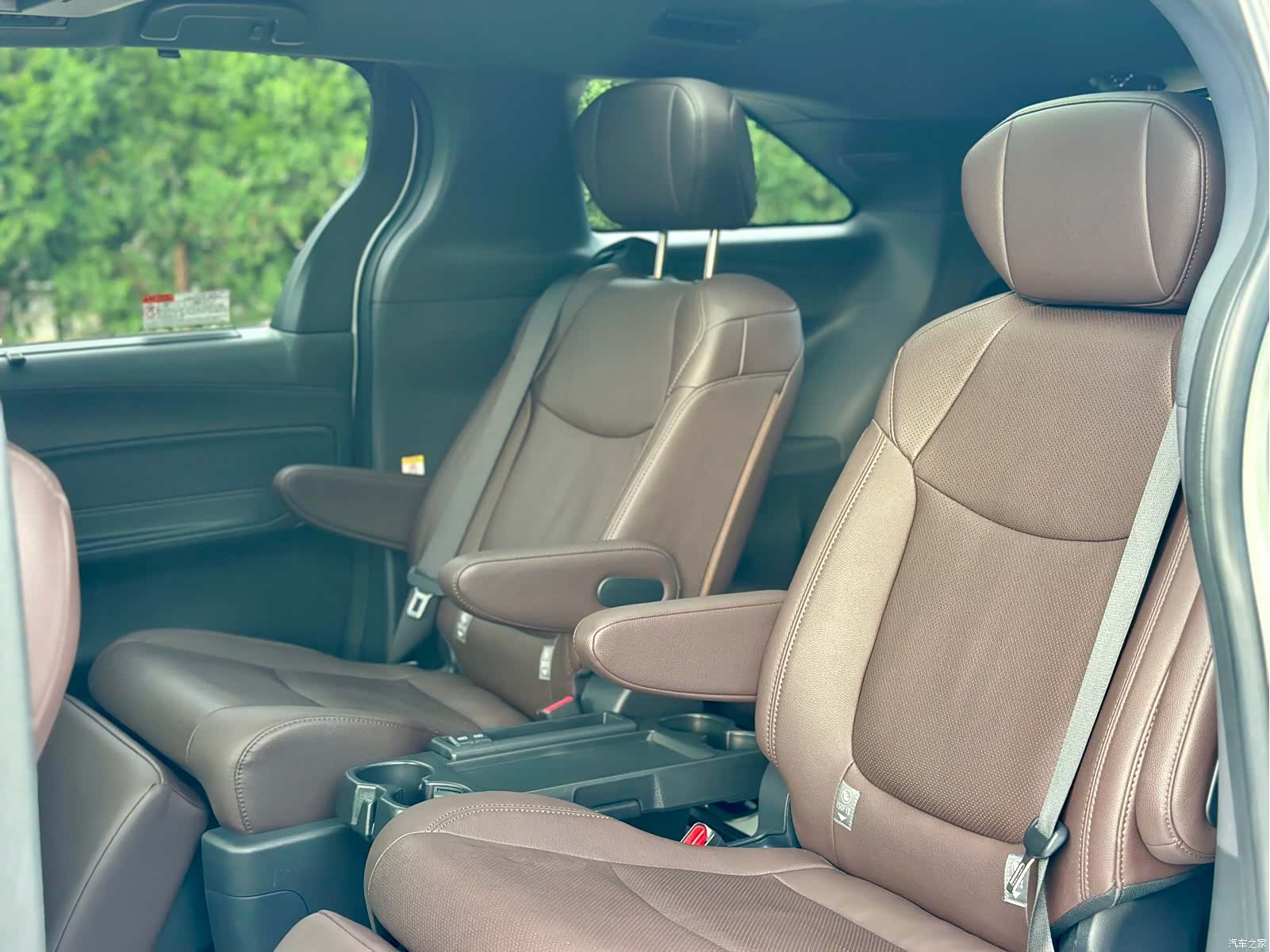 Toyota Sienna, 2023 38