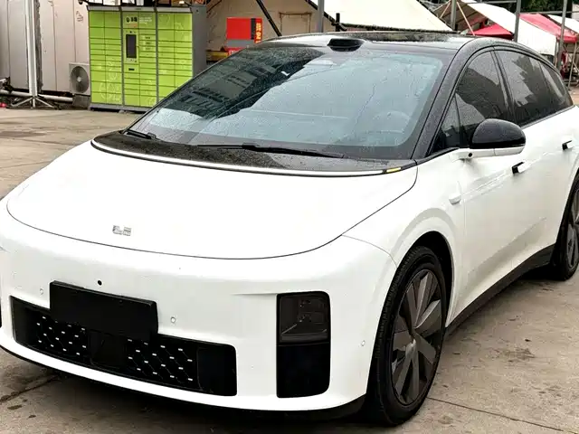 Li Auto i6 2026 — купить из Китая под заказ