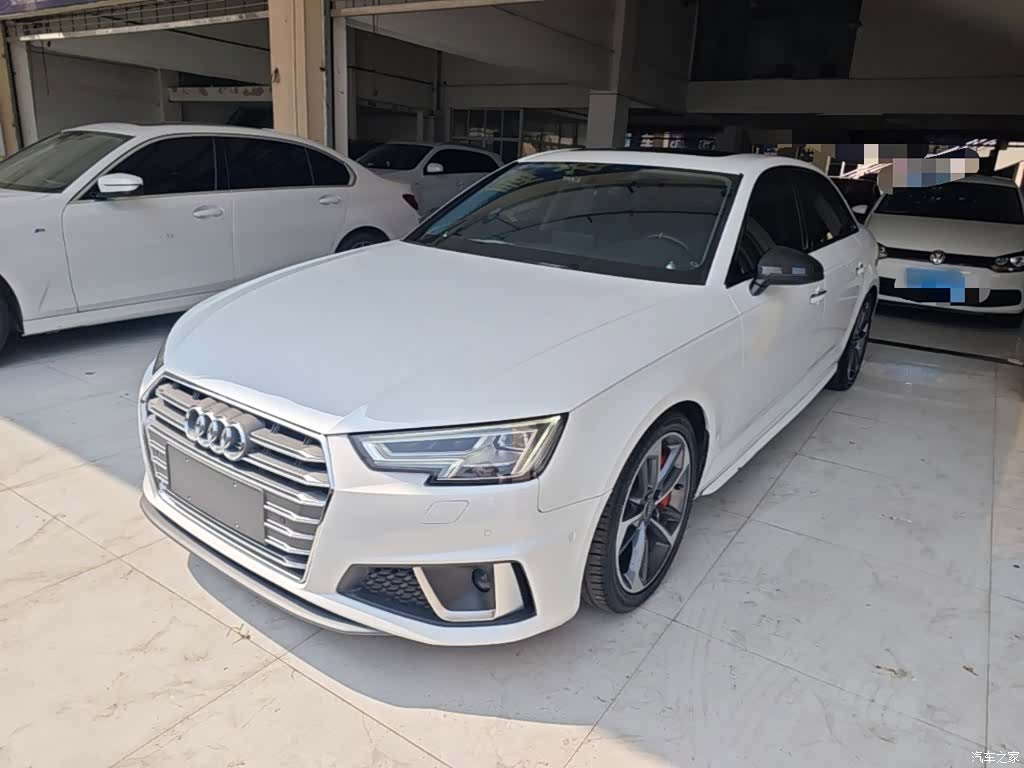 Audi A4L, 2019 1