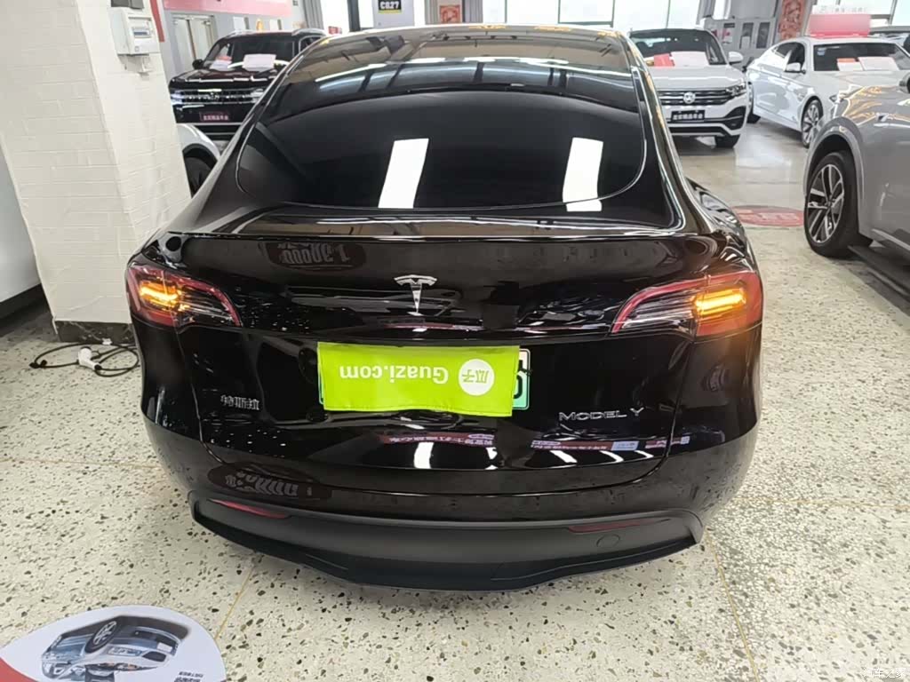 Tesla Model Y, 2024 6