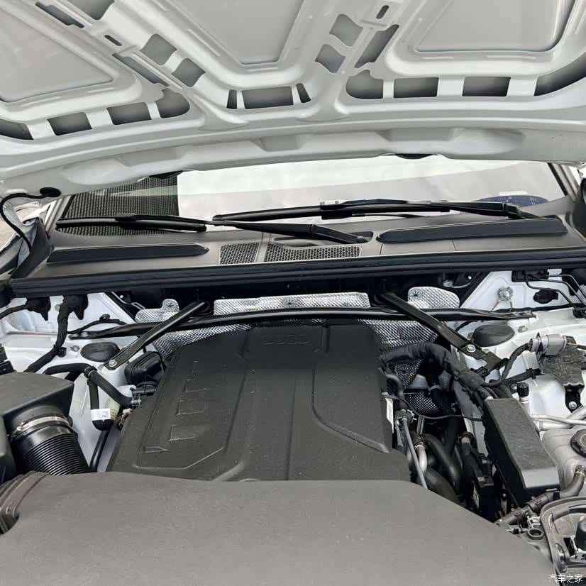 Audi Q5L, 2025 13