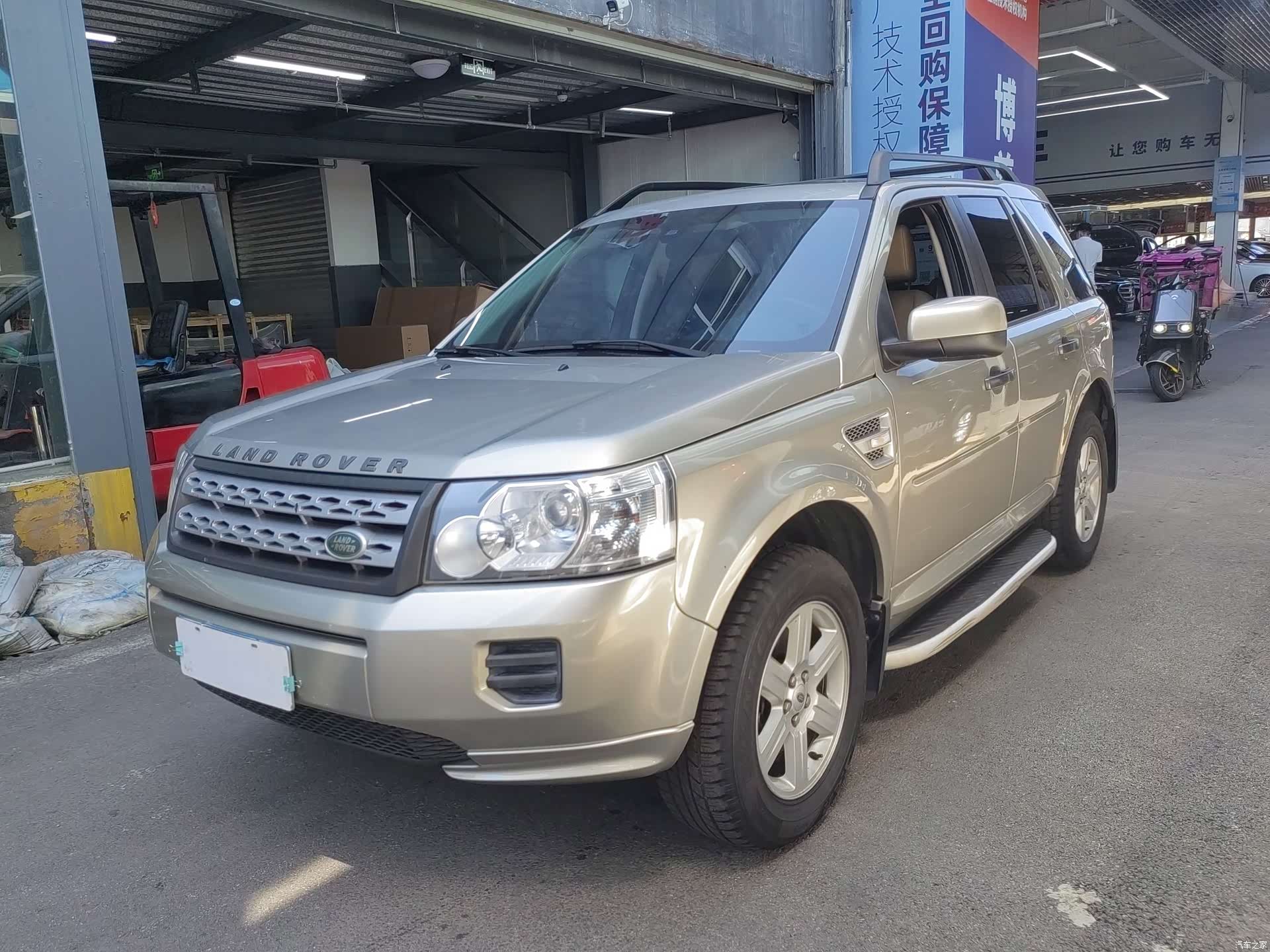 Land Rover Si4, 2012 1