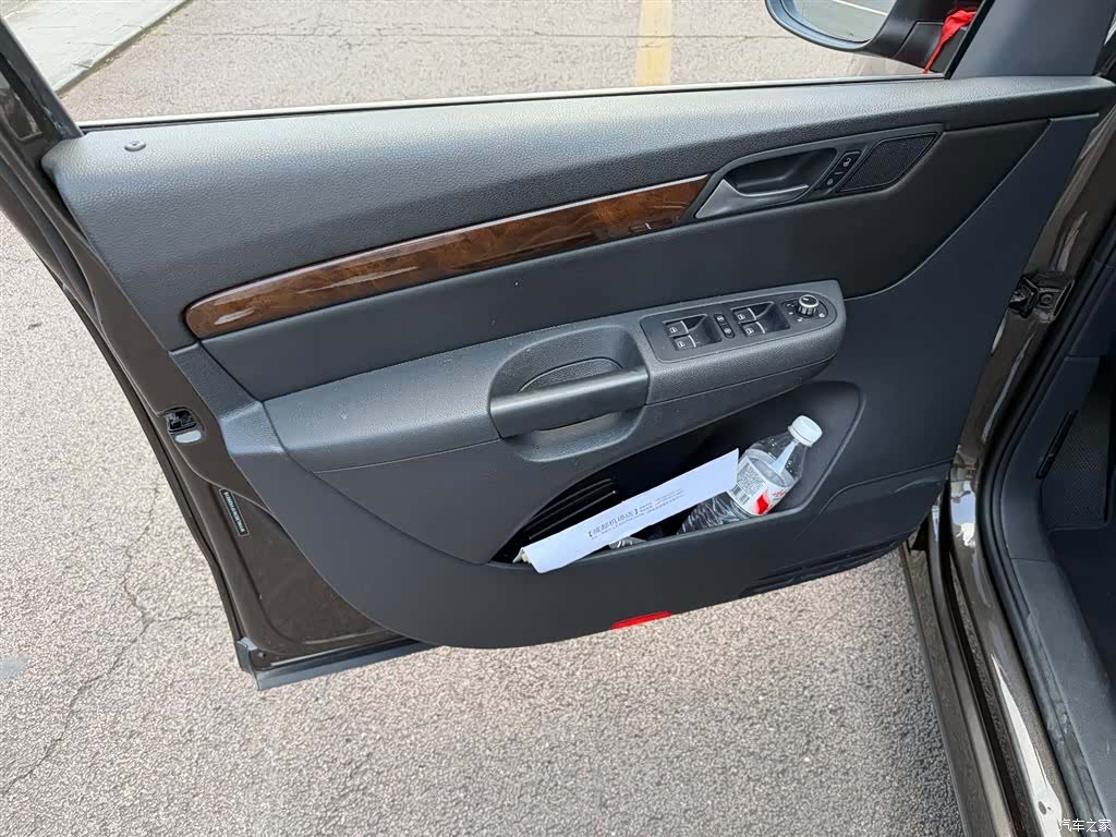 Volkswagen Xia, 2015 6