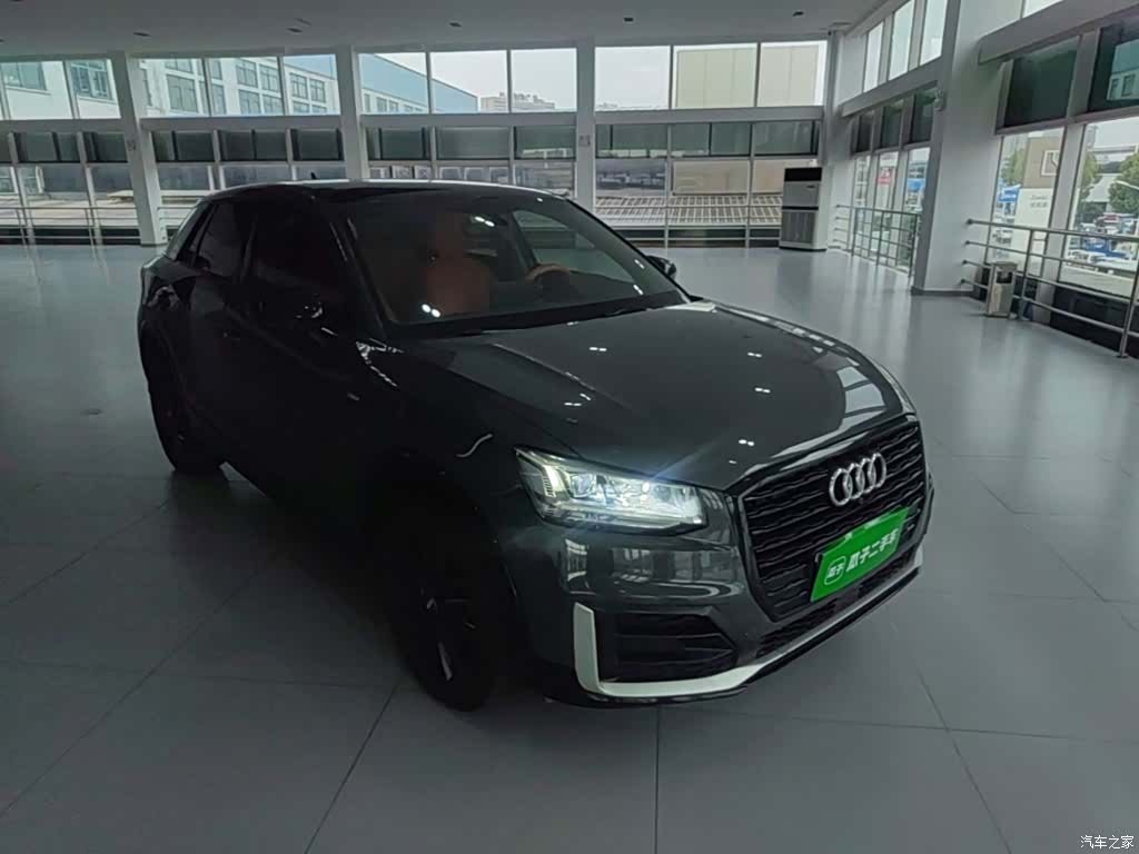 Audi Q2L, 2019 4