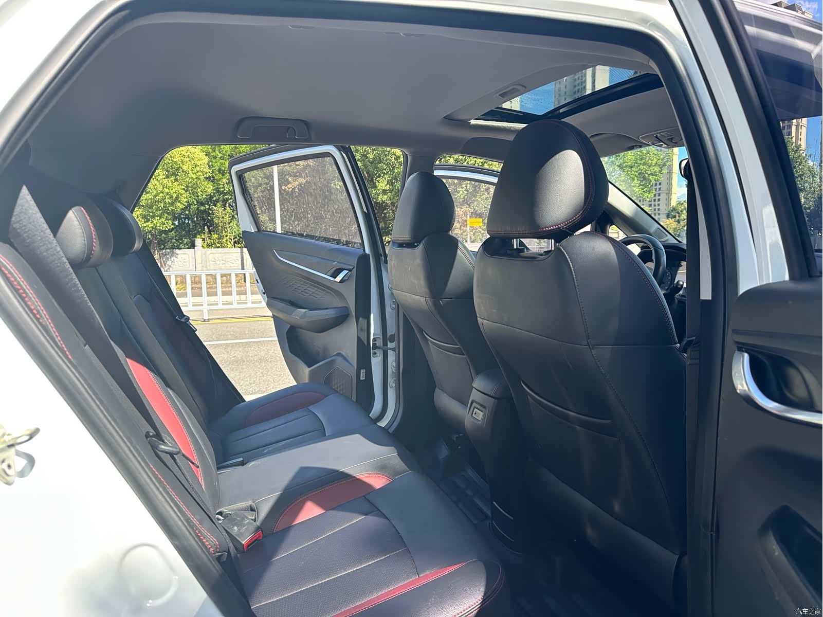 Geely X3, 2022 13