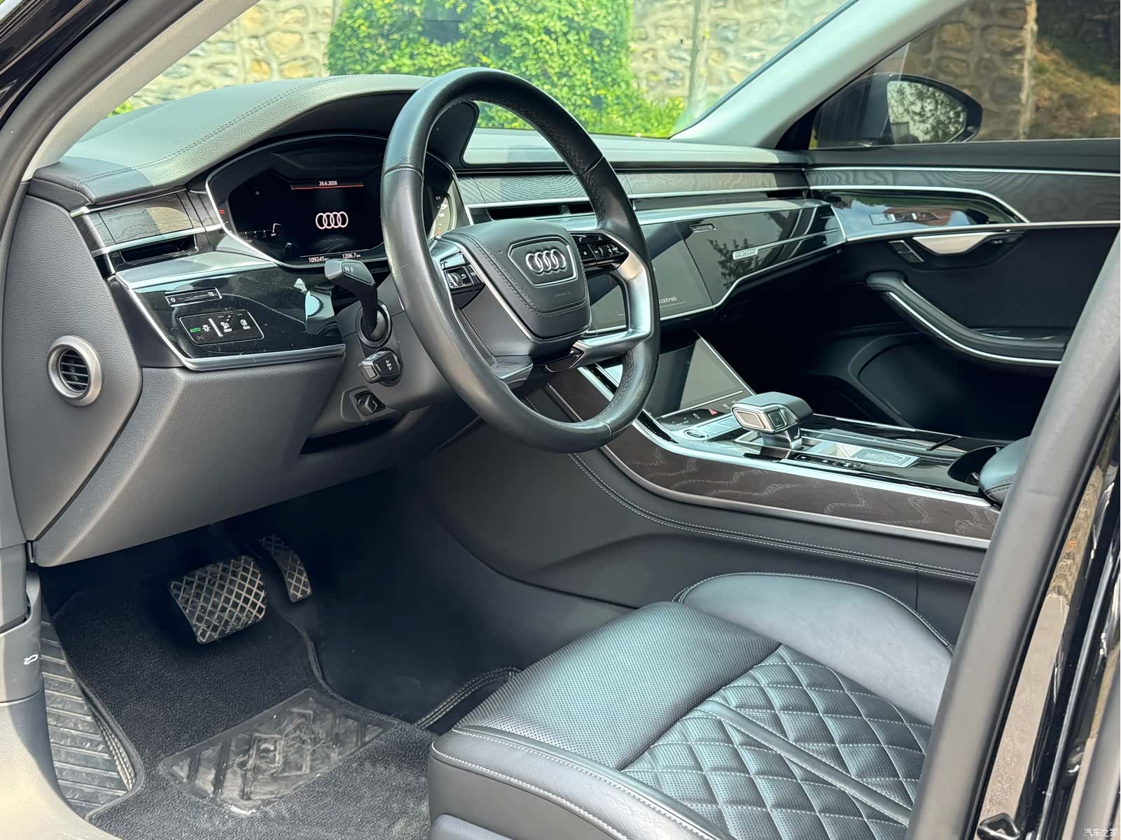Audi A8L, 2023 9