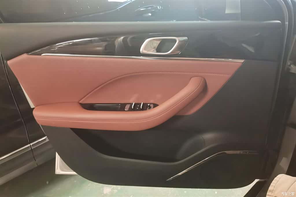 Geely Emgrand, 2026 7