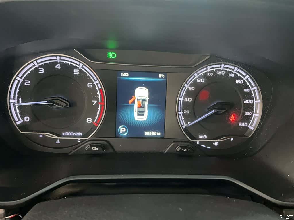 Geely X6, 2024 4
