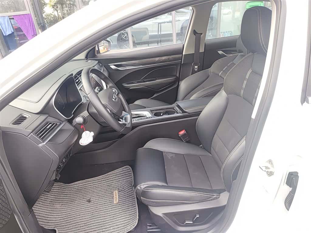 Geely Binray, 2021 15