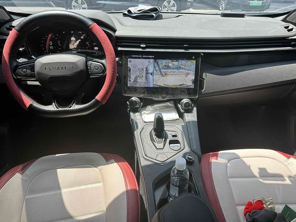 Lynk & Co 01