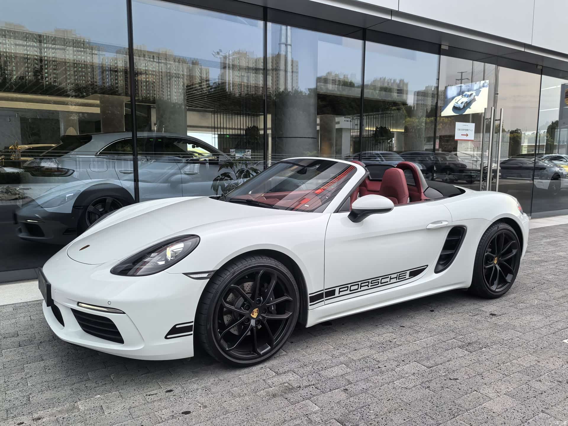 Porsche Boxster, 2026 15