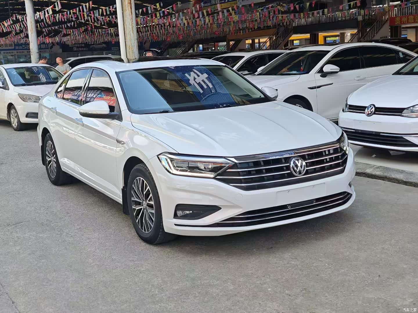 Volkswagen Sagitar, 2021 3