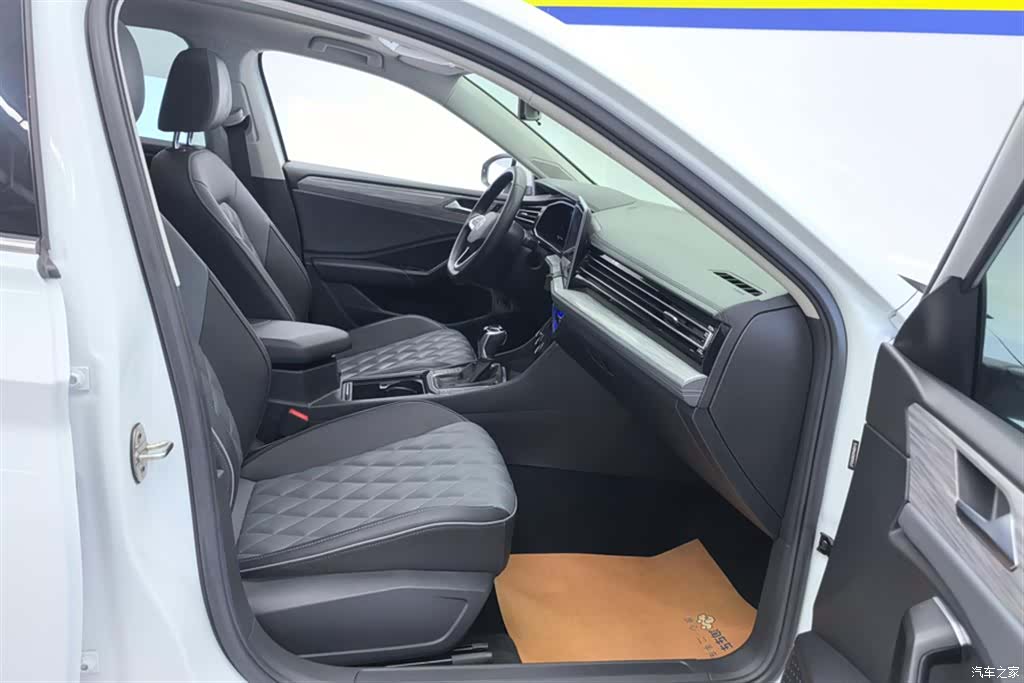 Volkswagen Sagitar, 2023 8