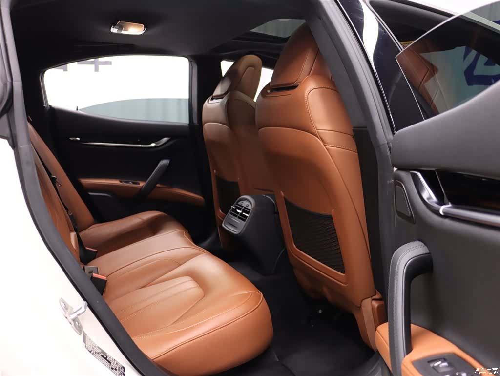 Maserati Ghibli, 2023 20