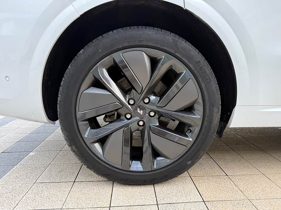 Li Auto Ideal L6