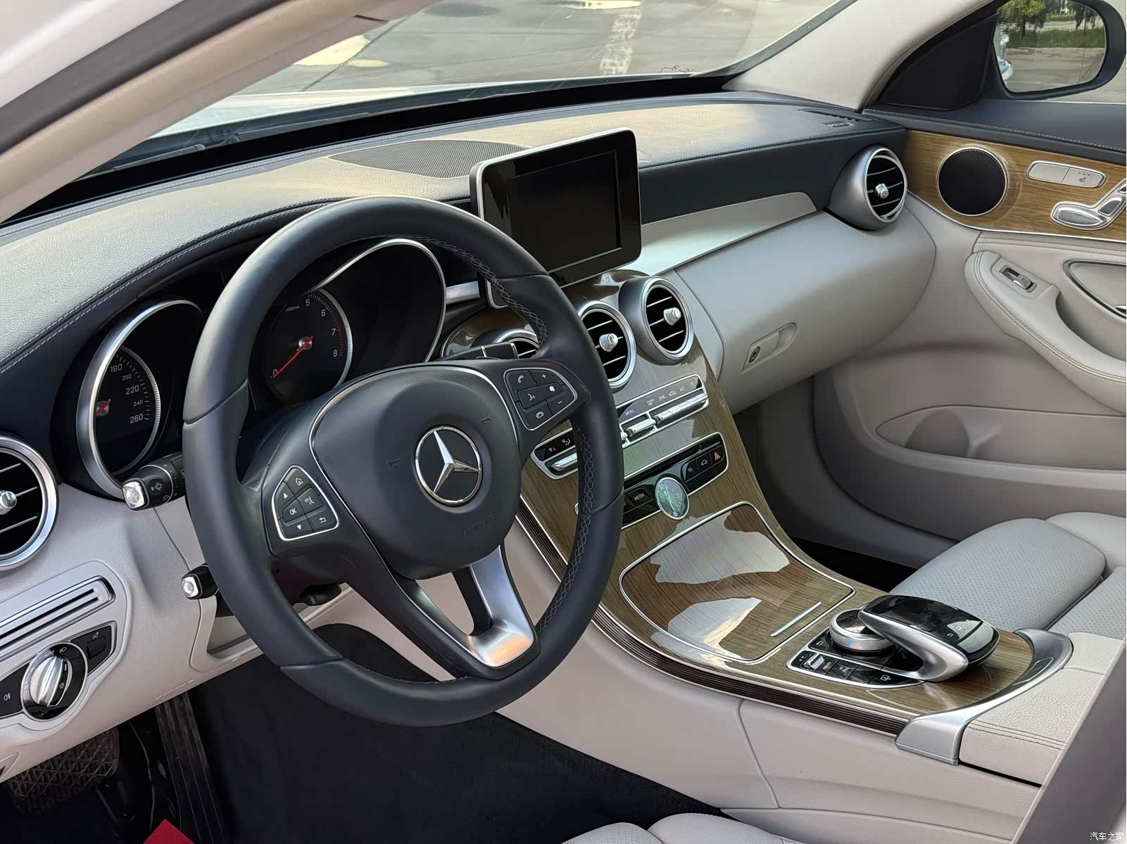 Mercedes-Benz C-Class, 2015 18