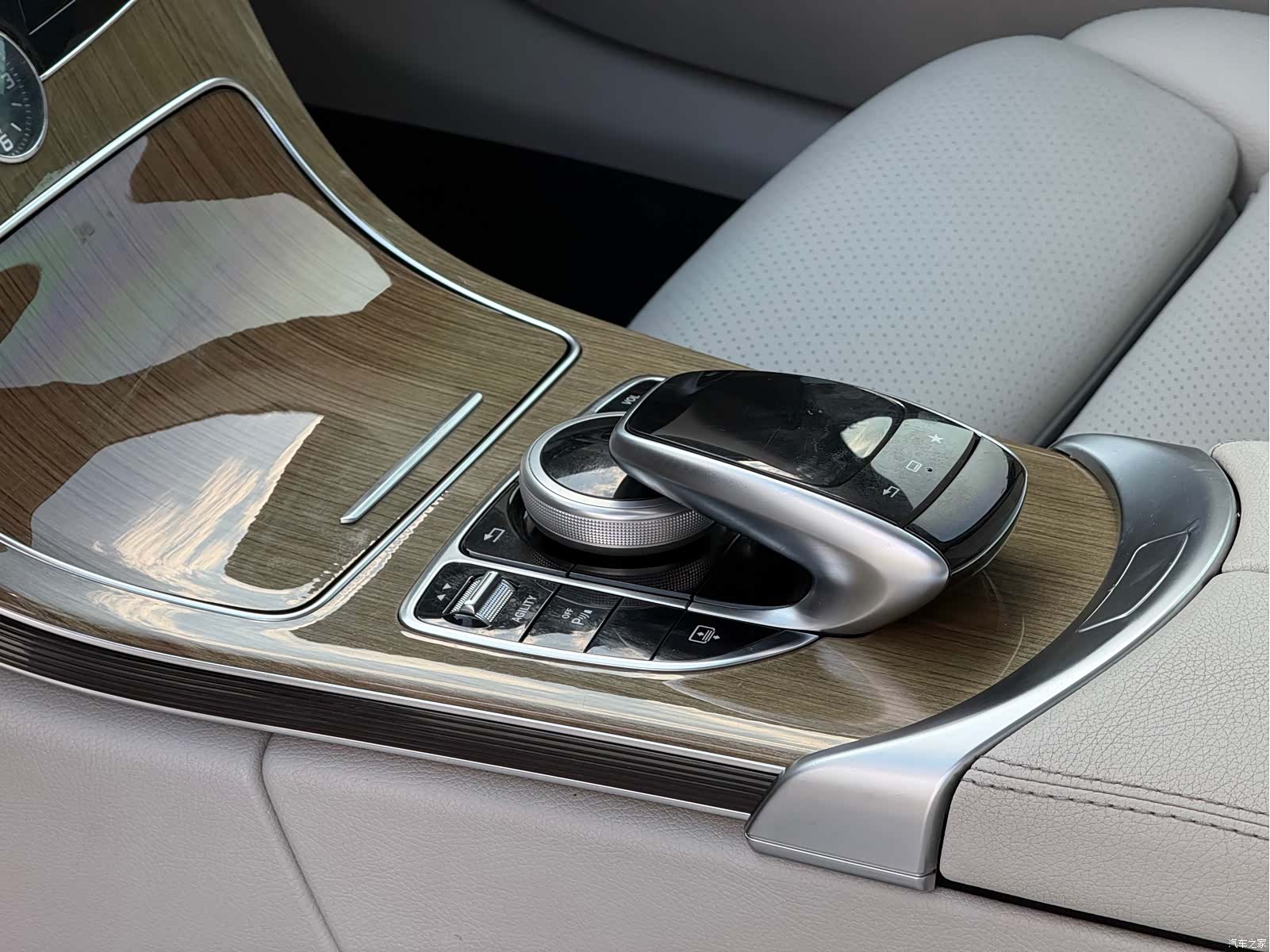 Mercedes-Benz C-Class, 2015 21