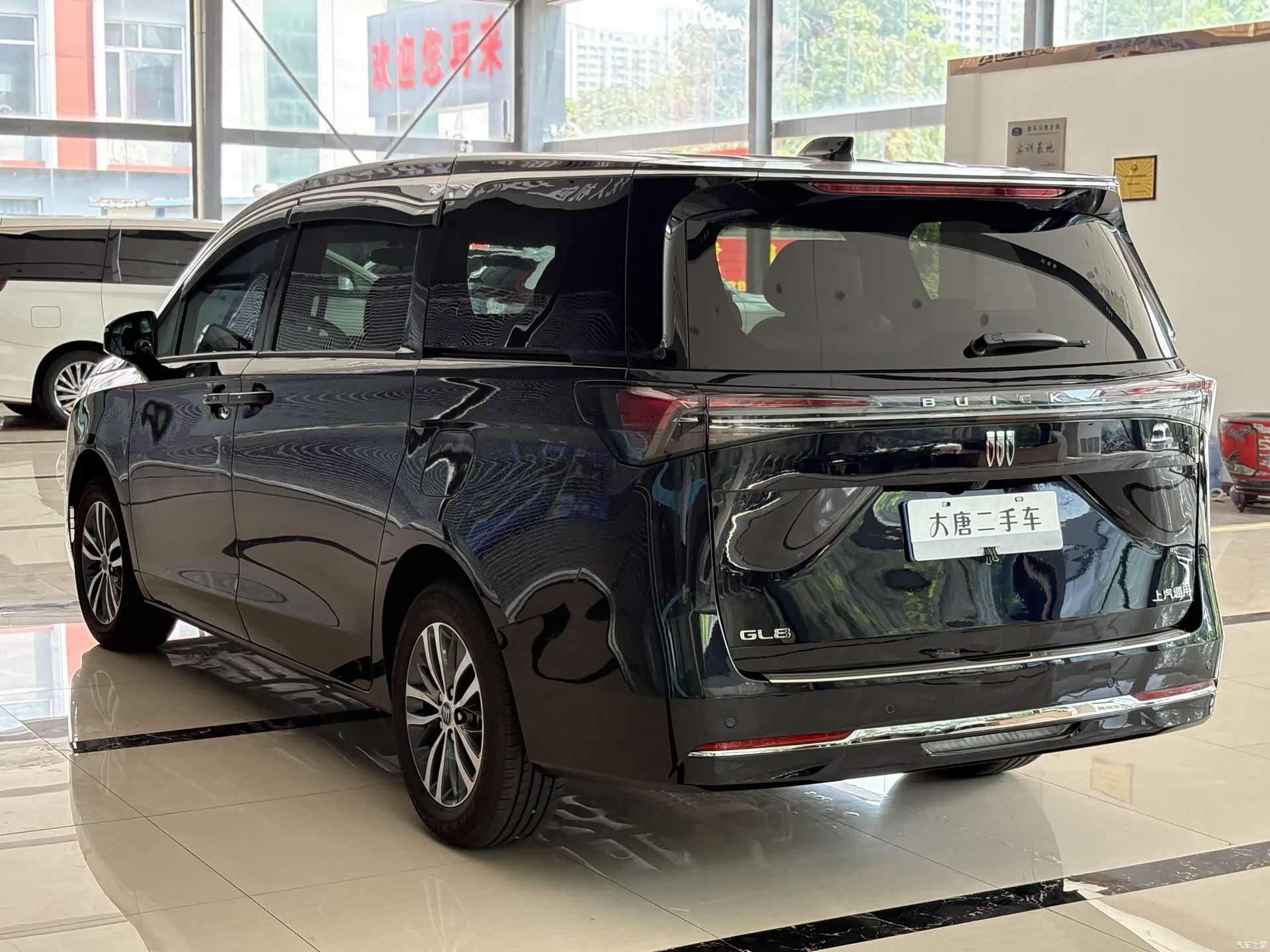 Buick GL8, 2025 3