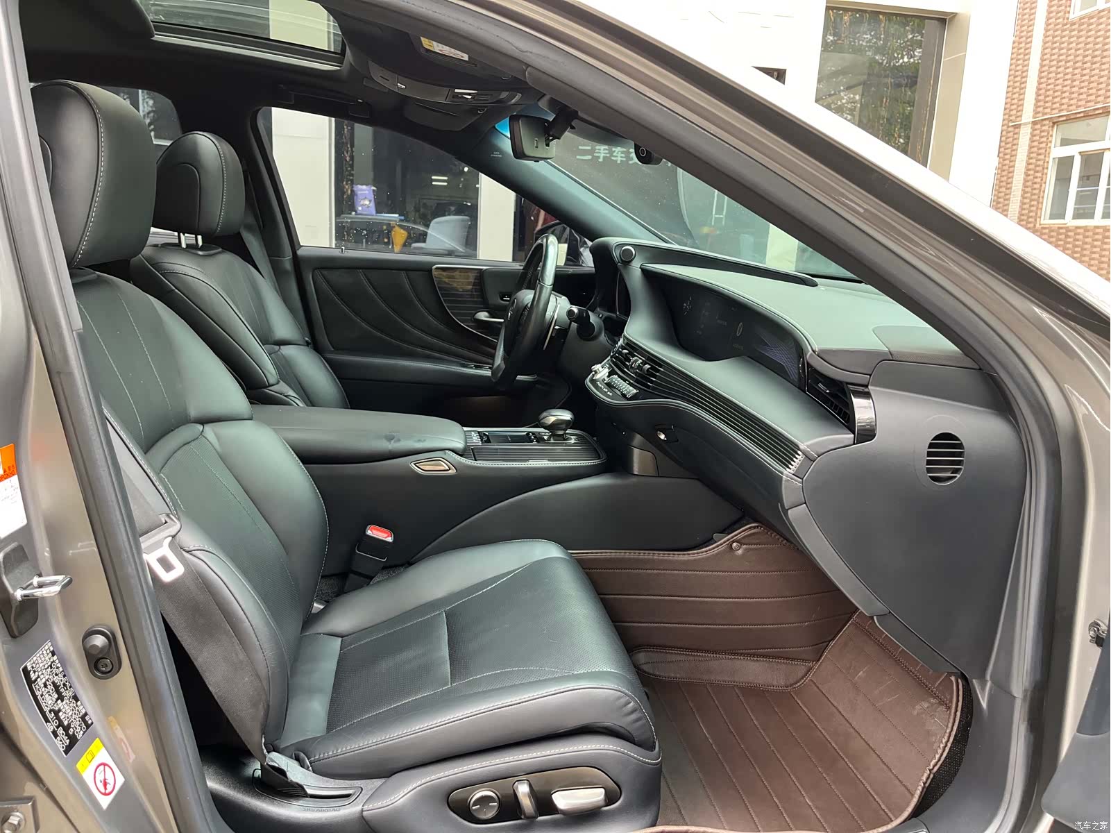 Lexus LS, 2019 16
