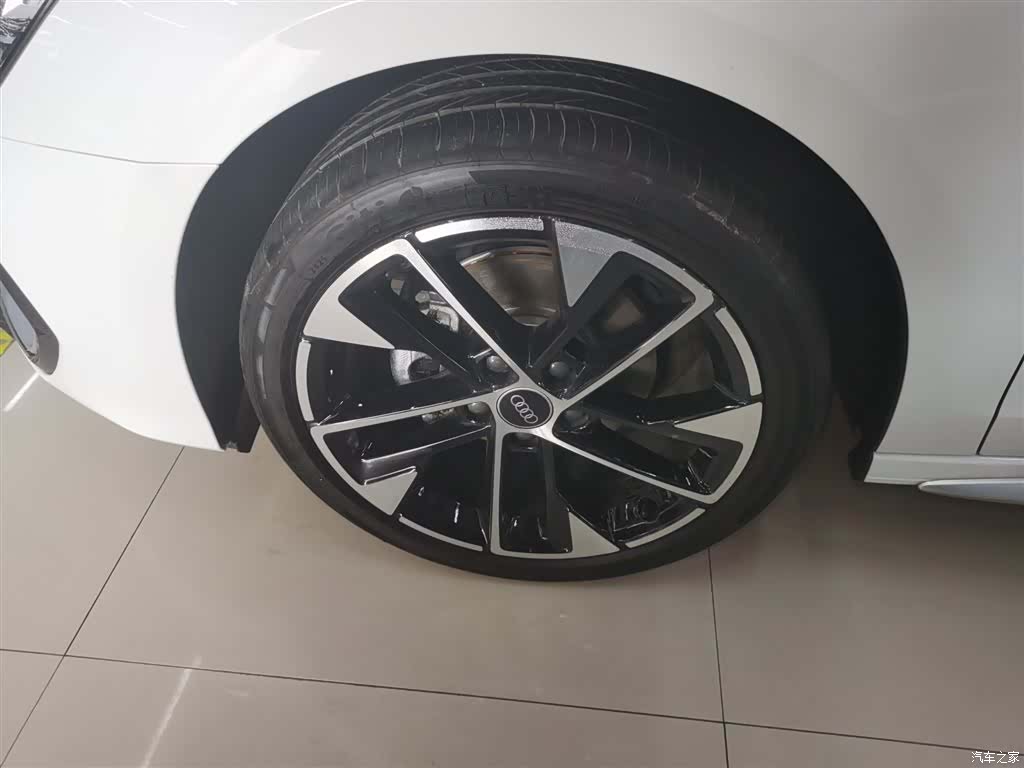 Audi Flying Spur, 2025 24