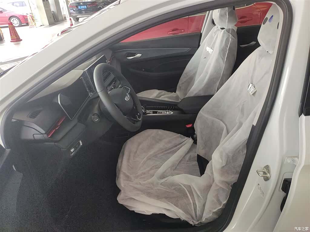 Geely Binray, 2026 15