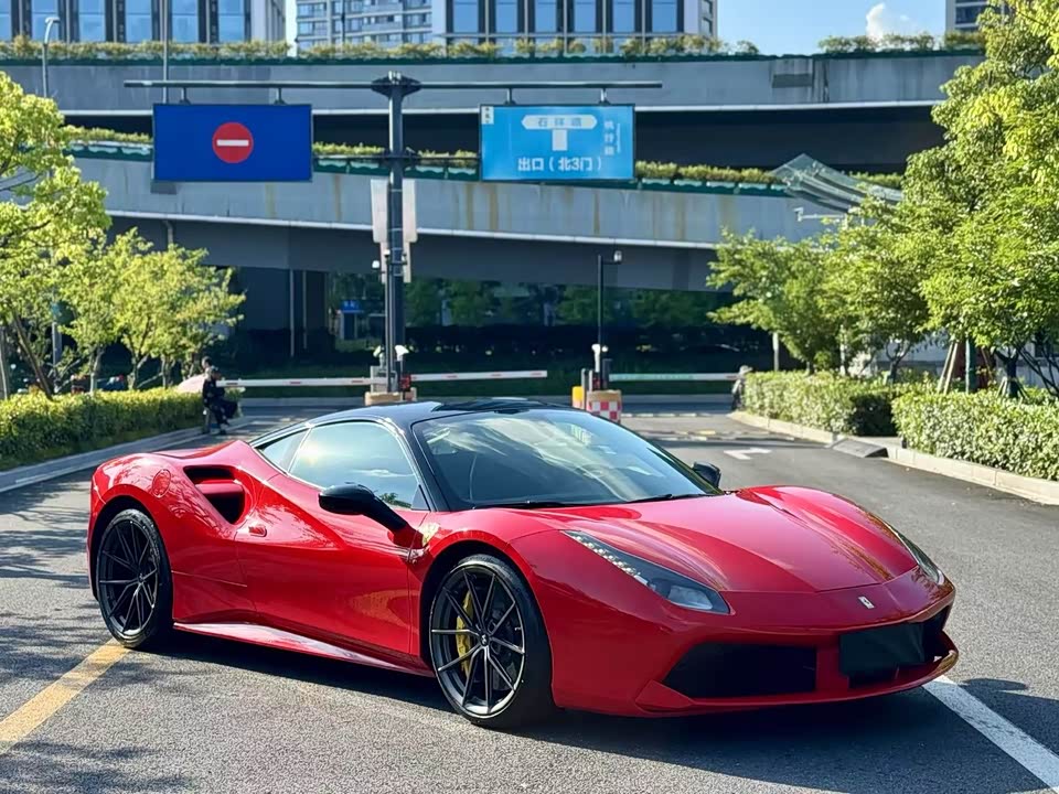 Ferrari 488