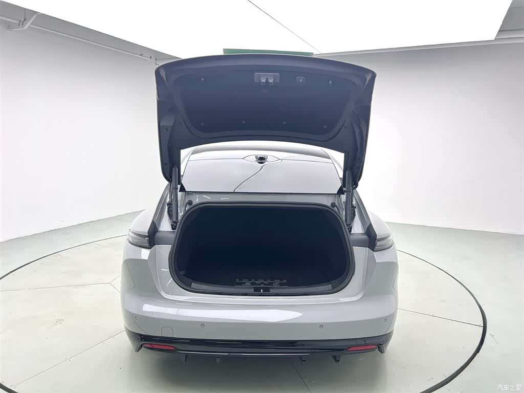 NIO ET5, 2025 6