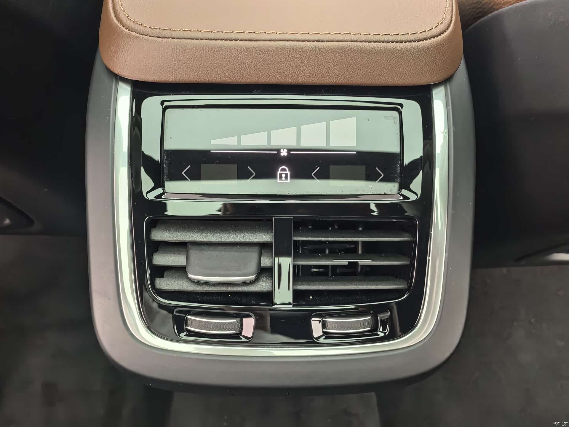 Volvo XC90, 2024 14