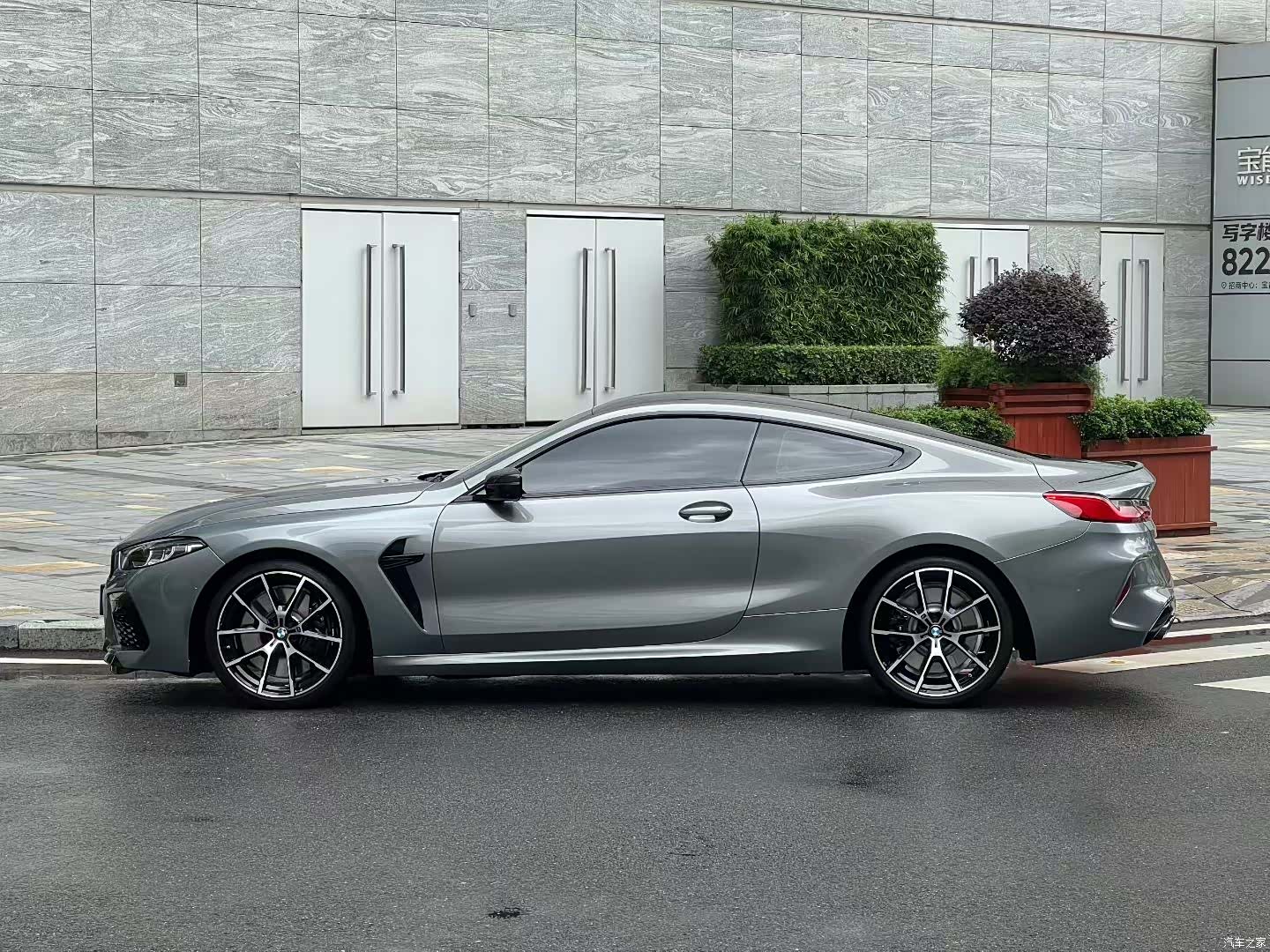 BMW 8 Series, 2022 3