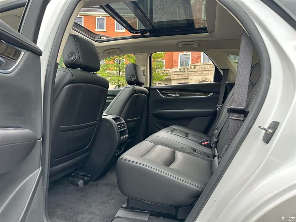 Cadillac XT5, 2017 10