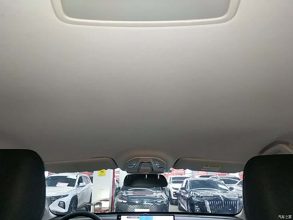 Wuling Starlight, 2025 18