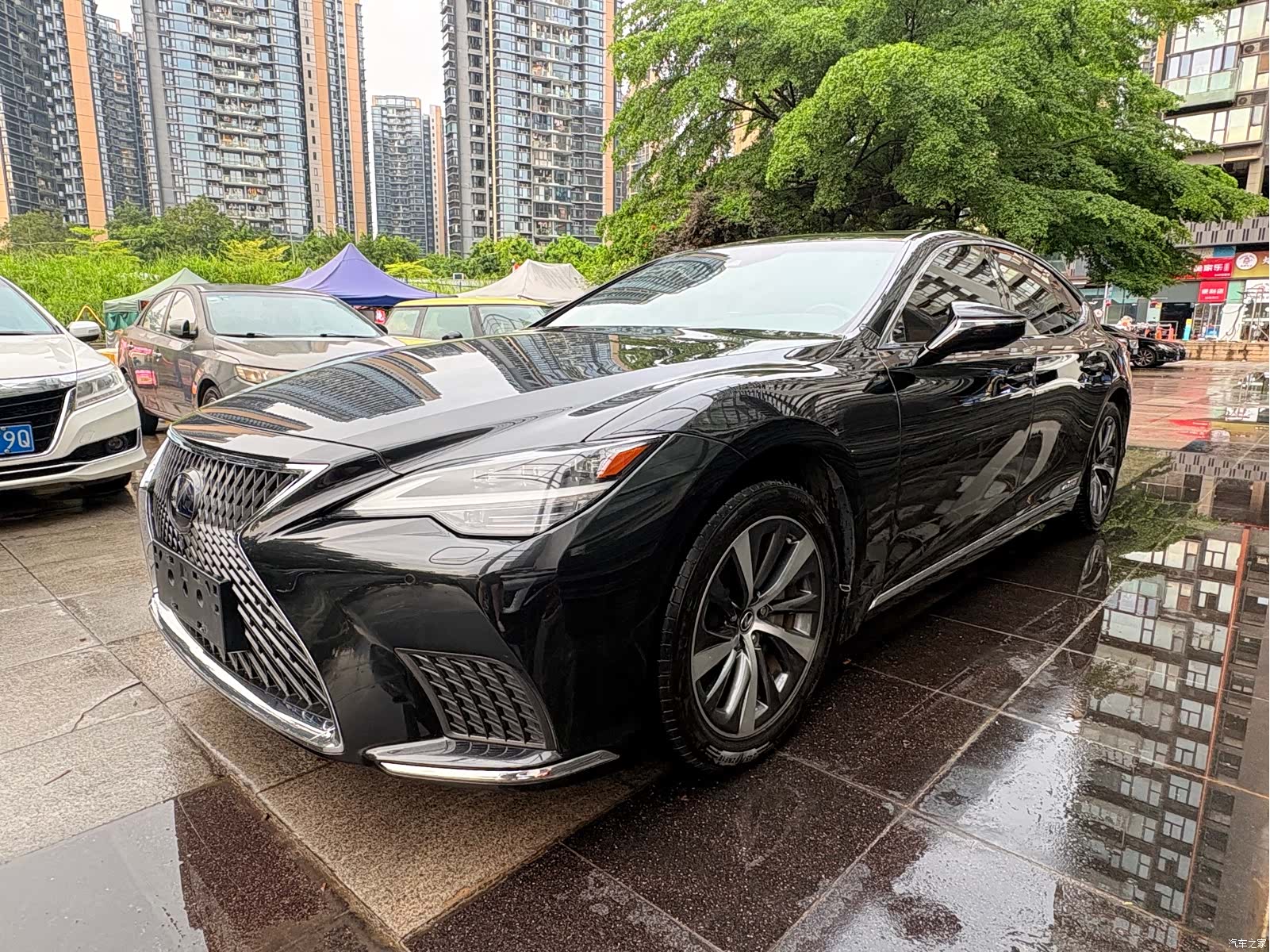Lexus LS, 2021 1