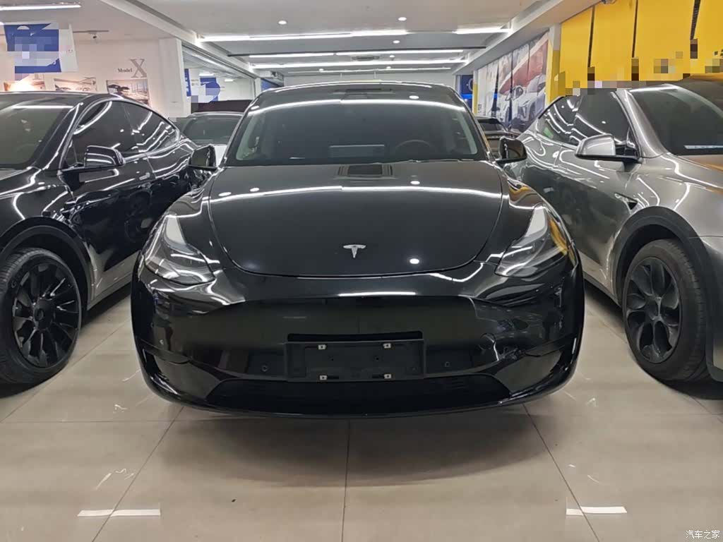 Tesla Model Y, 2022 3