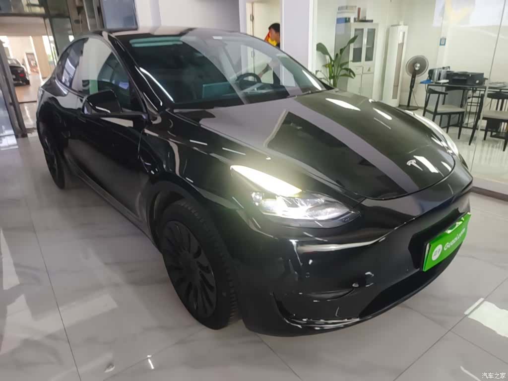 Tesla Model Y, 2023 4