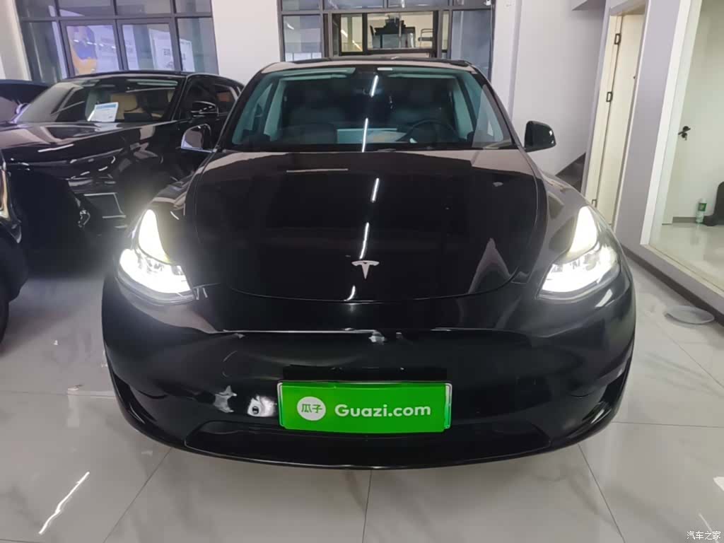 Tesla Model Y, 2023 3